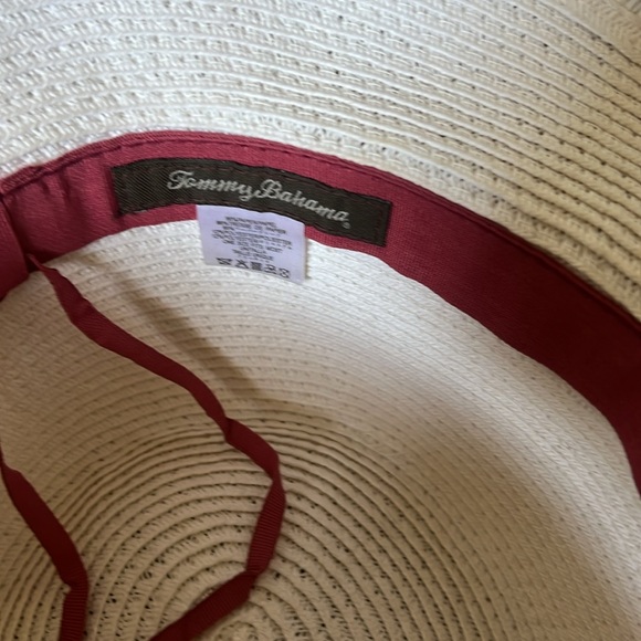 Stylish White Straw Fedora Hat - Picture 3 of 7